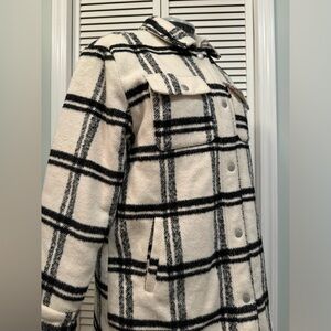 Levi's Women's Wool Blend Sherpa Lined Long Shacket Black and White grid pattern